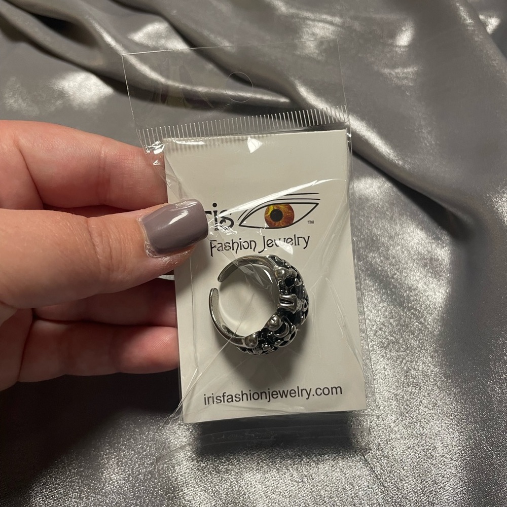 Ring - Picture 4 of 4